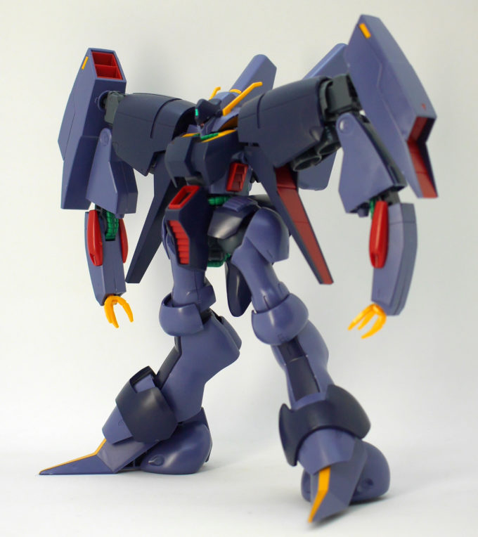 HGUCバイアランのガンプラレビュー画像です