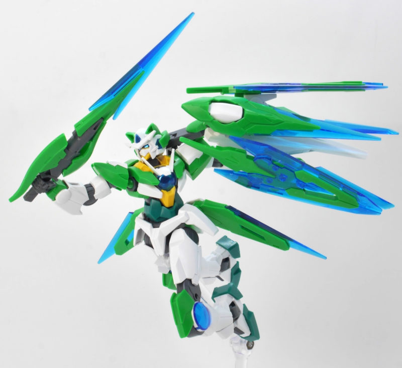 HGガンダムダブルオーシアクアンタのガンプラレビュー画像です