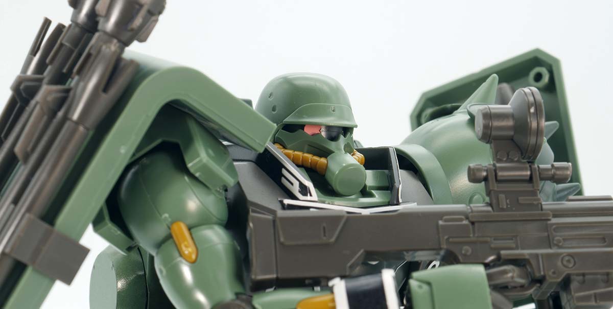 HGギラ・ズール（キュアロン機）のガンプラレビュー画像です