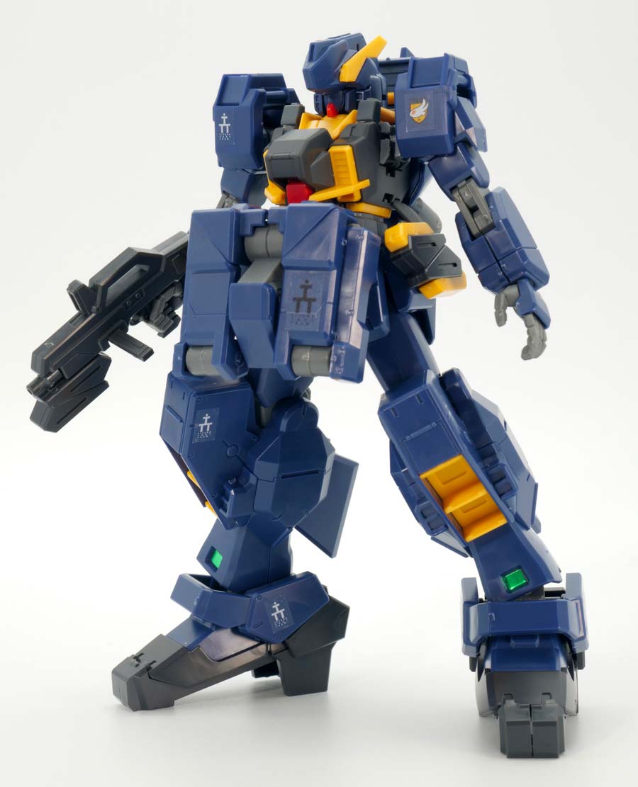 HGガンダムTR-1[ヘイズル・アウスラ]次世代量産機（実戦配備カラー）のガンプラレビュー画像です