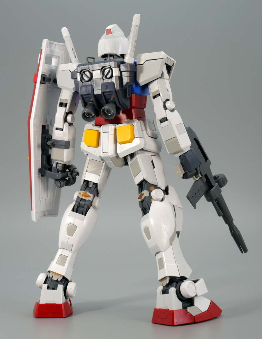 MG RX-78-2 ガンダム Ver.3.0 チタニウムフィニッシュ 完成品 - プラモデル