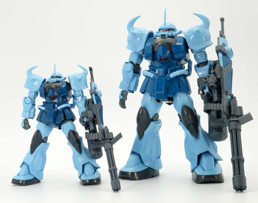 HGUCグフカスタムとMGグフカスタムの比較ガンプラレビュー画像です