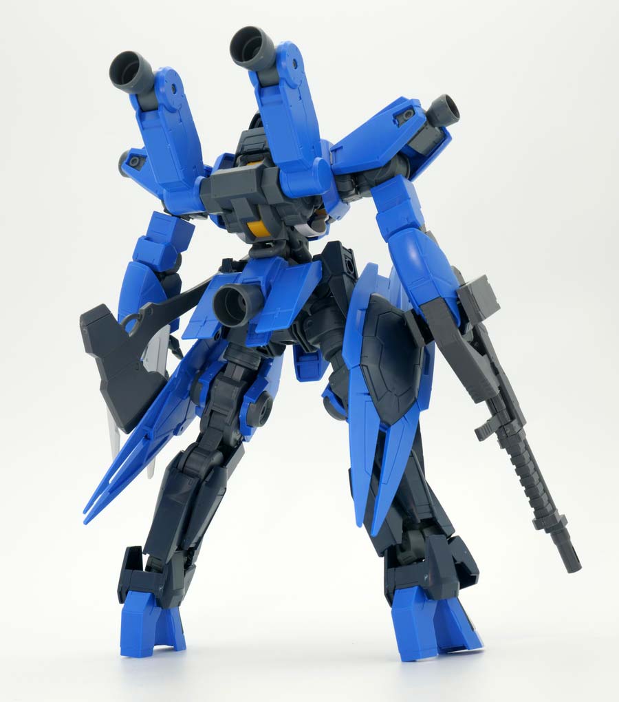 1/100シュヴァルベグレイズ（マクギリス機）のガンプラレビュー画像です