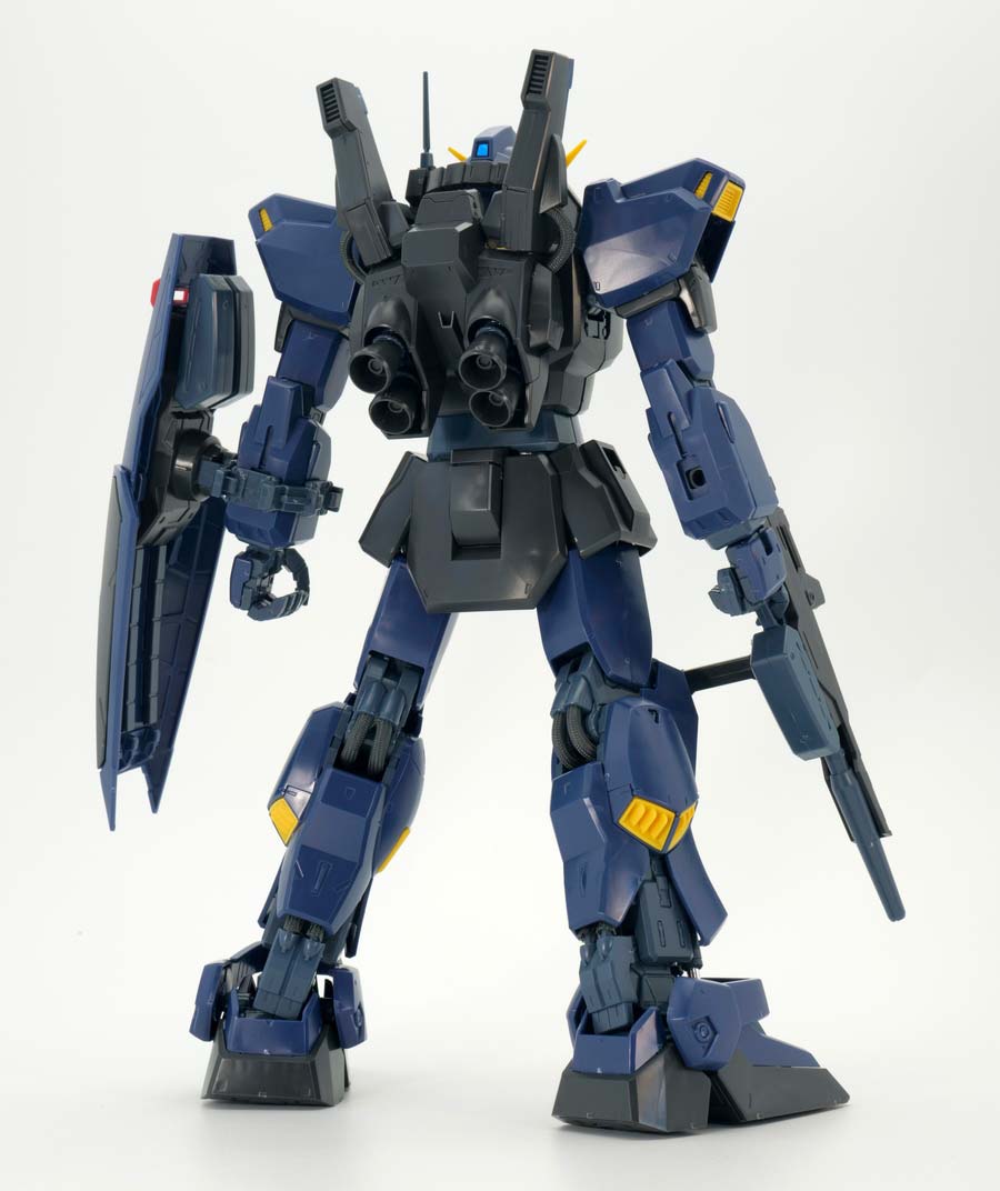 MG 1/100 RX-178 ガンダムMk-II 塗装完成品 (Ver.2.0) - プラモデル