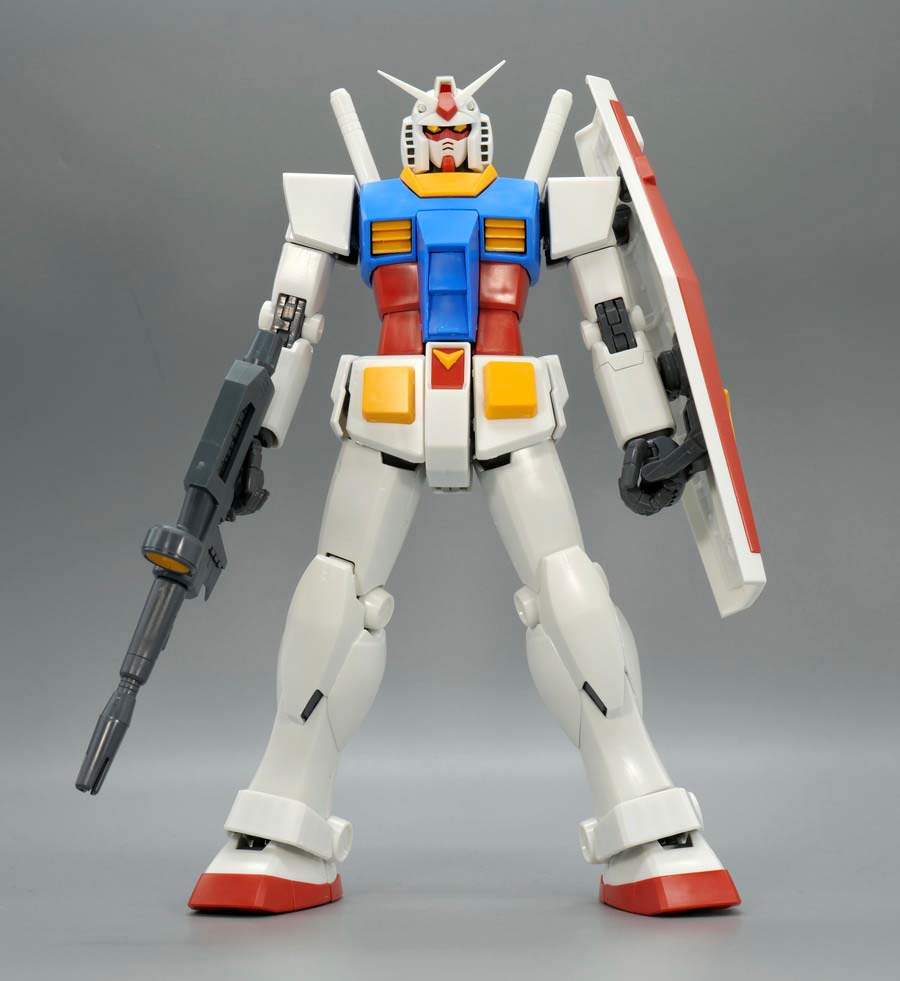 MG RX-78-2ガンダム Ver.2.0のガンプラレビュー画像です