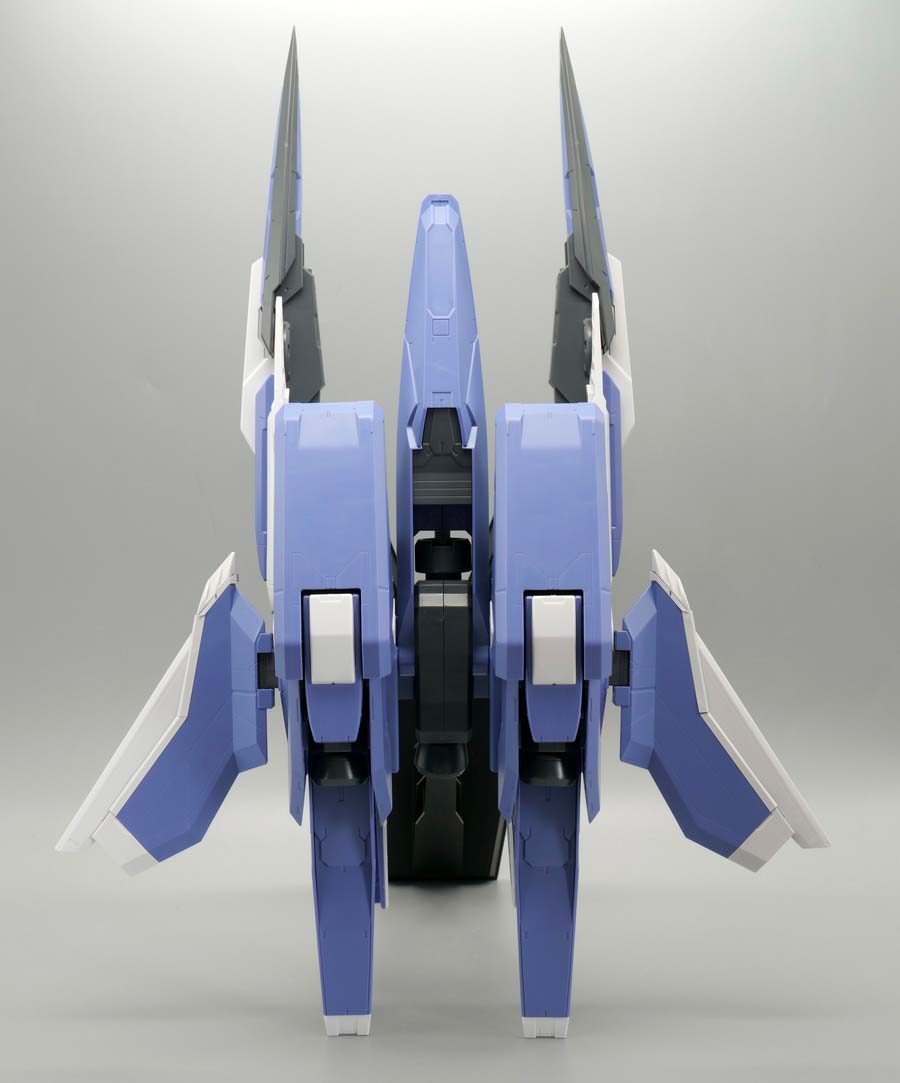 HG GNアームズTYPE-E + ガンダムエクシア（トランザムモード）のガンプラレビュー画像です