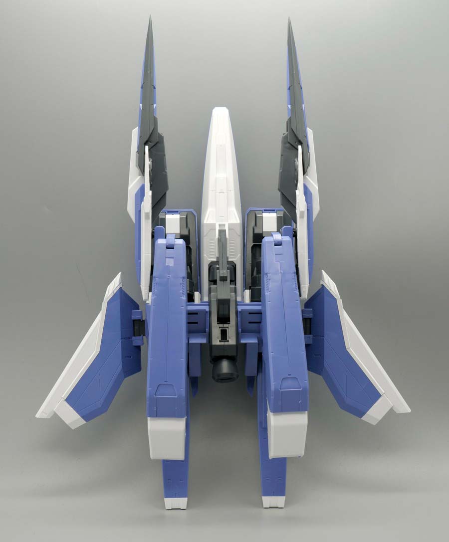 HG GNアームズTYPE-E + ガンダムエクシア（トランザムモード）のガンプラレビュー画像です