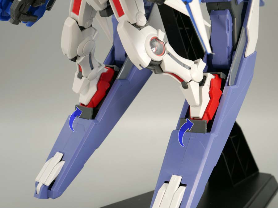 HG GNアームズTYPE-E + ガンダムエクシア（トランザムモード）のガンプラレビュー画像です