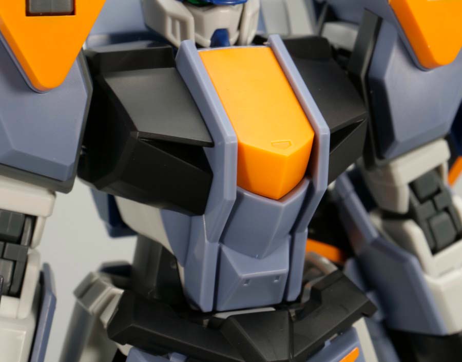 HGデュエルブリッツガンダムのガンプラレビュー画像です