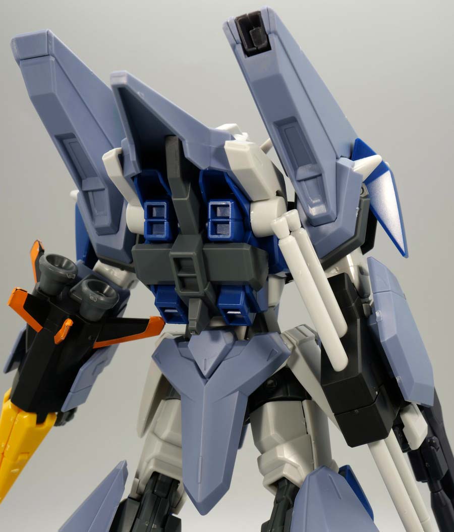 HGデュエルブリッツガンダムのガンプラレビュー画像です