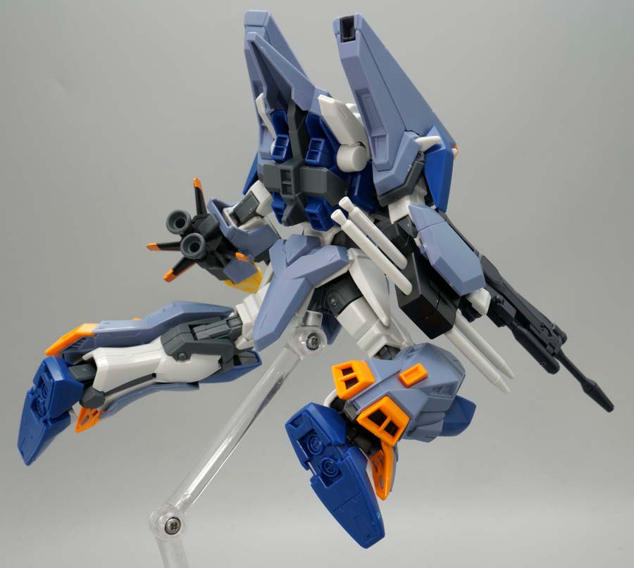 HGデュエルブリッツガンダムのガンプラレビュー画像です