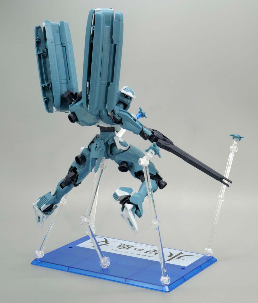 HGガンダムルブリス量産試作モデルのガンプラレビュー画像です