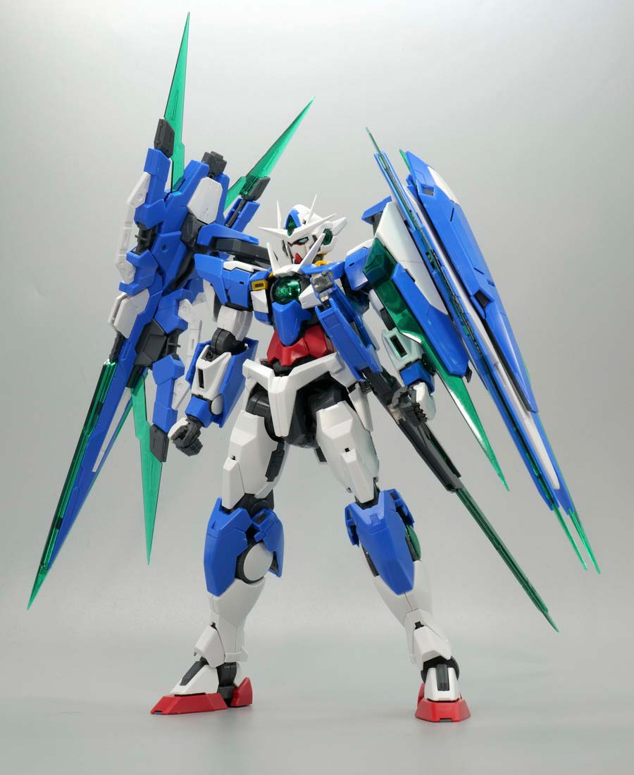 MG ダブルオークアンタ フルセイバーのガンプラレビュー画像です