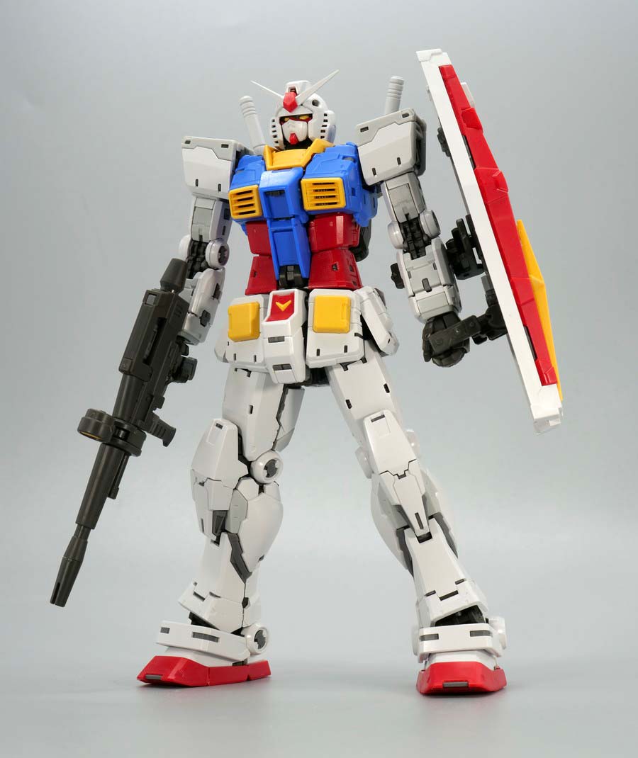 RG RX-78-2 ガンダム Ver.2.0のガンプラレビュー画像です