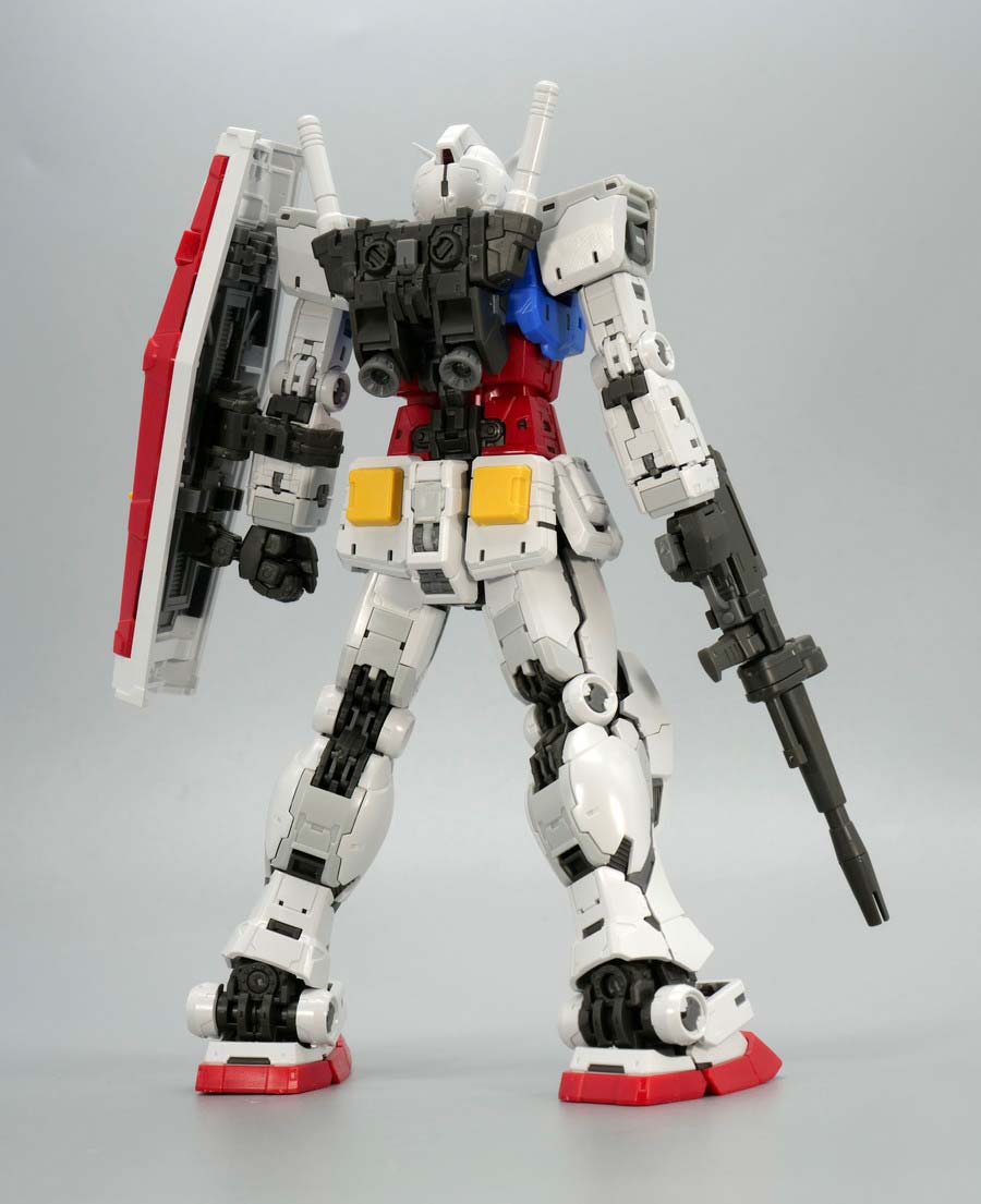 RG RX-78-2 ガンダム Ver.2.0のガンプラレビュー画像です