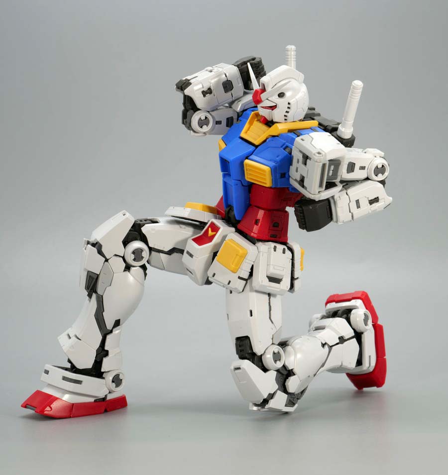 RG RX-78-2 ガンダム Ver.2.0のガンプラレビュー画像です