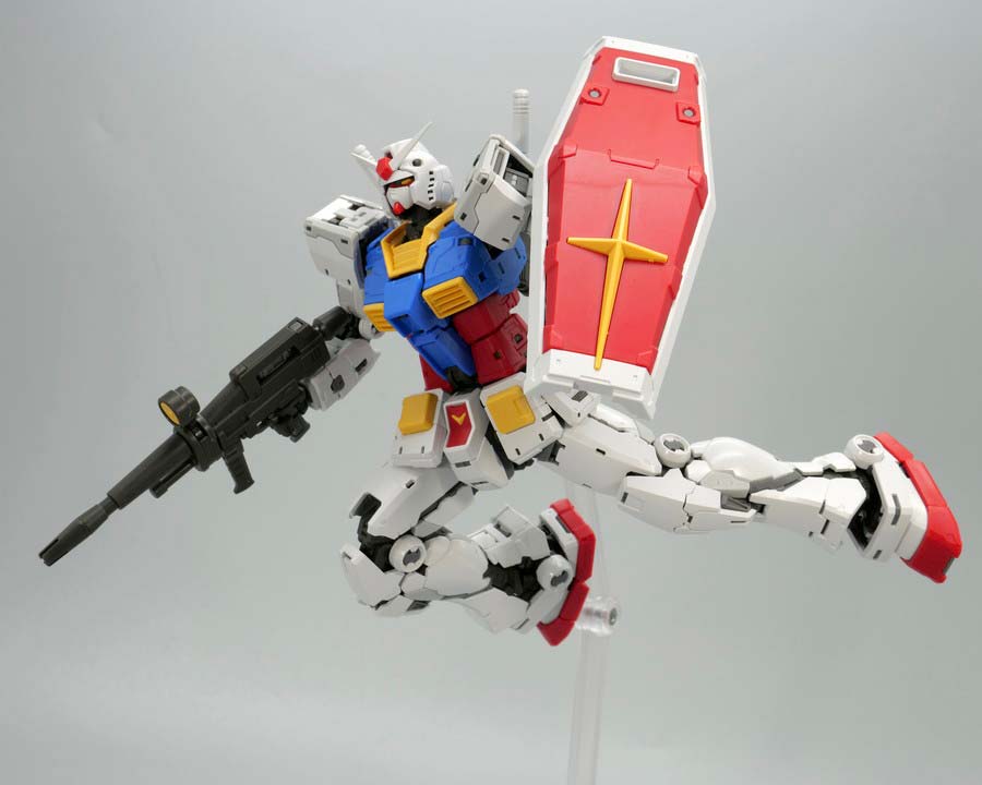 RG RX-78-2 ガンダム Ver.2.0のガンプラレビュー画像です