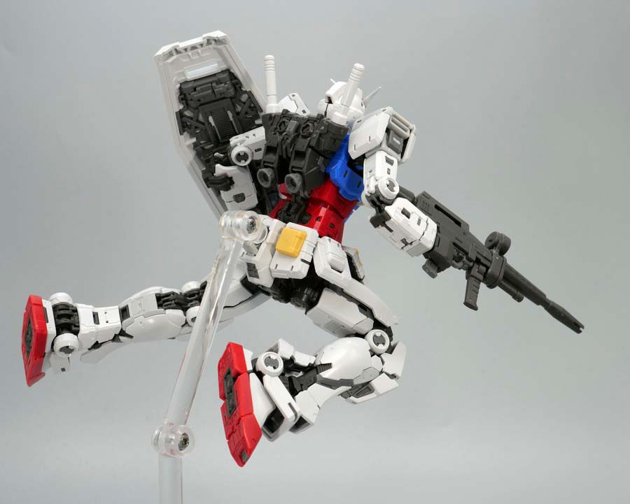 RG RX-78-2 ガンダム Ver.2.0のガンプラレビュー画像です