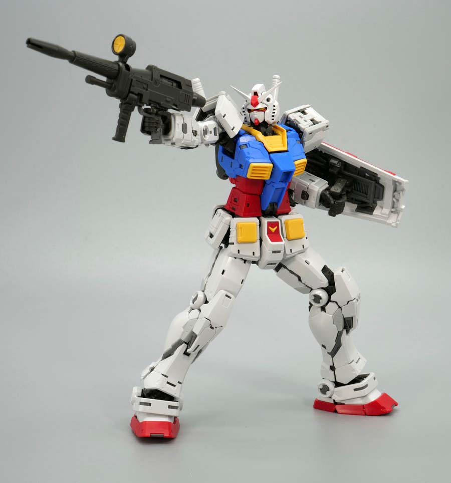 RG RX-78-2 ガンダム Ver.2.0のガンプラレビュー画像です