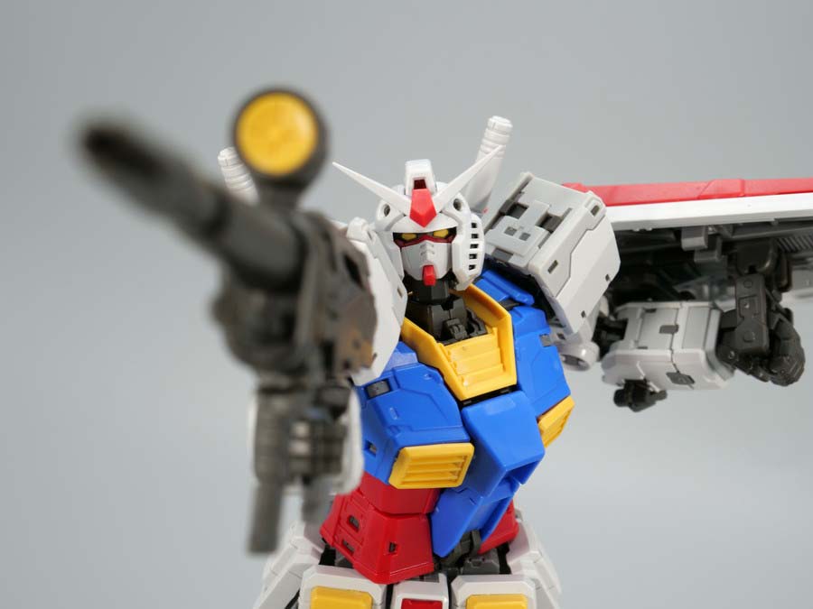 RG RX-78-2 ガンダム Ver.2.0のガンプラレビュー画像です