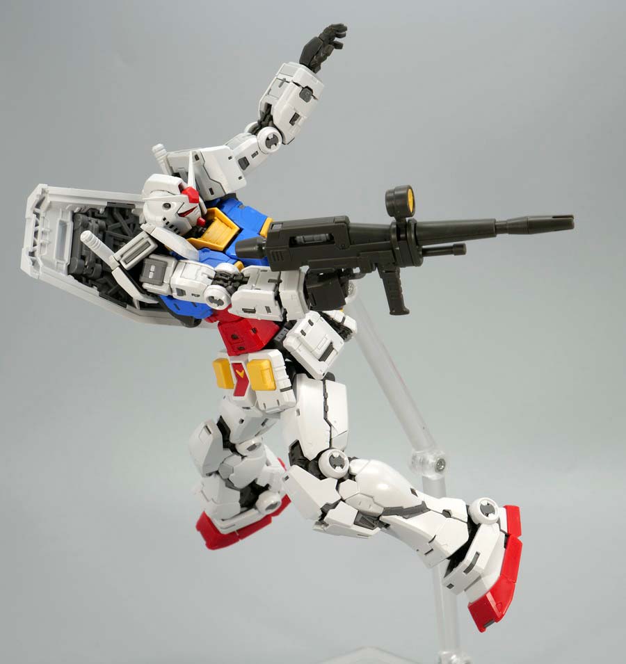 RG RX-78-2 ガンダム Ver.2.0のガンプラレビュー画像です