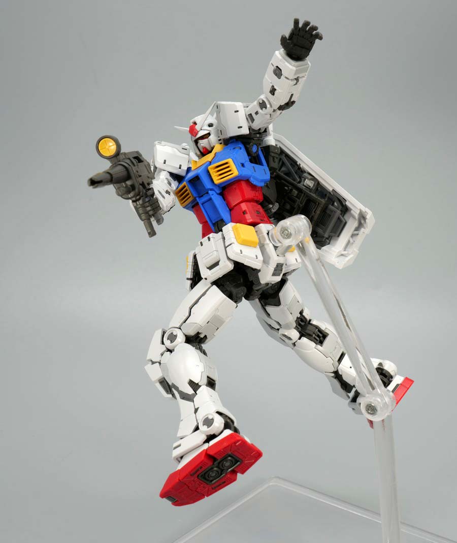 RG RX-78-2 ガンダム Ver.2.0のガンプラレビュー画像です