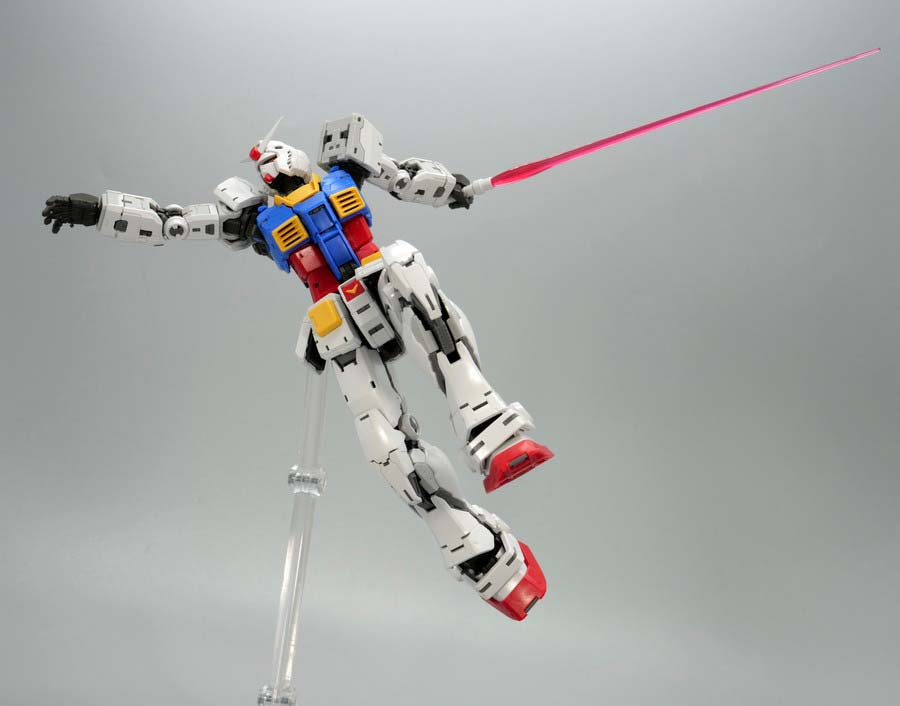 RG RX-78-2 ガンダム Ver.2.0のガンプラレビュー画像です