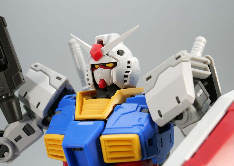 RG RX-78-2 ガンダム Ver.2.0のガンプラレビュー画像です