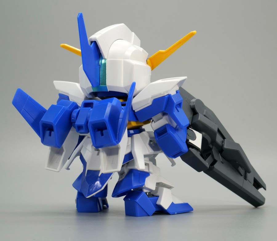 BB戦士ガンダムAGE-FXのガンプラレビュー画像です