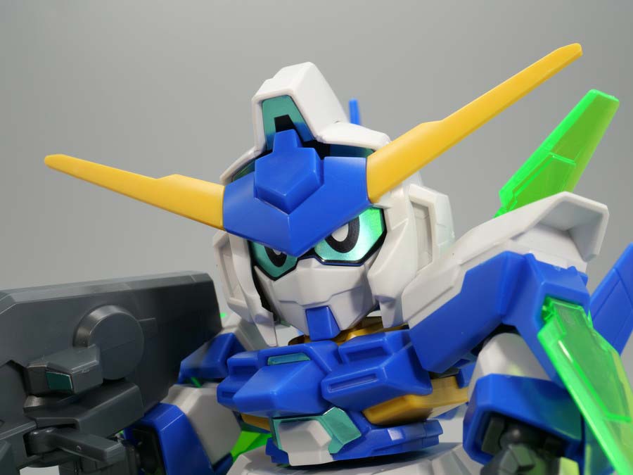 BB戦士ガンダムAGE-FXのガンプラレビュー画像です