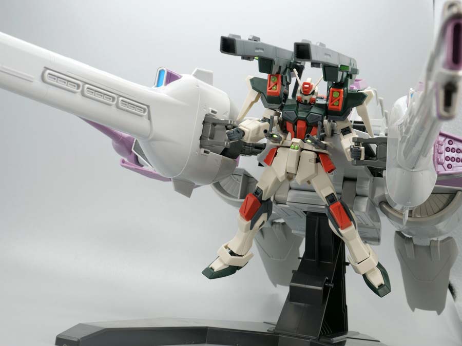 HGライトニングバスターガンダムのガンプラレビュー画像です