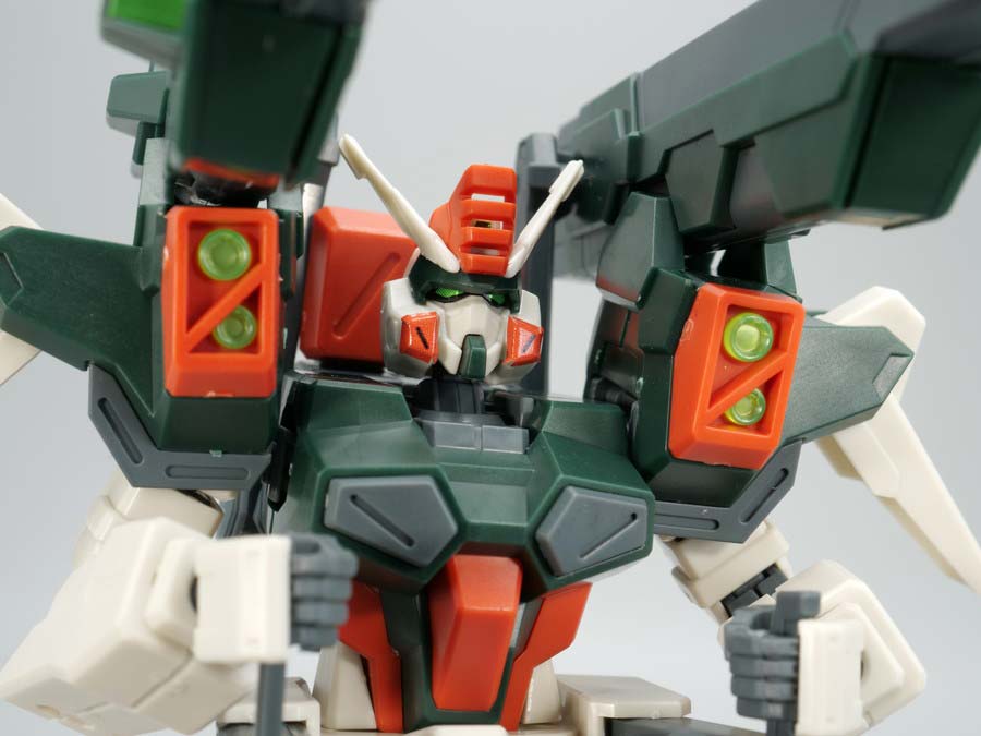 HGライトニングバスターガンダムのガンプラレビュー画像です