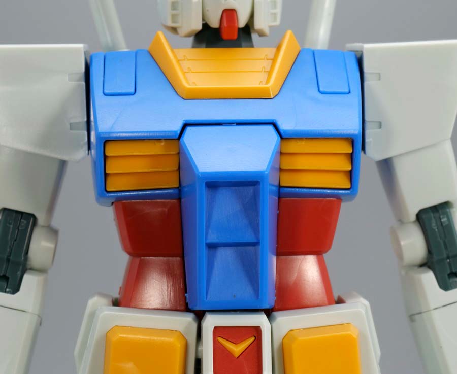 MGガンダムベース限定RX-78-2ガンダム（パーフェクトガンダムVer.）[アニメカラー]のガンプラレビュー画像です