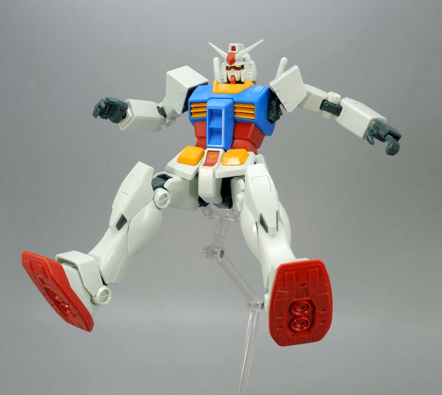 MGガンダムベース限定RX-78-2ガンダム（パーフェクトガンダムVer.）[アニメカラー]のガンプラレビュー画像です