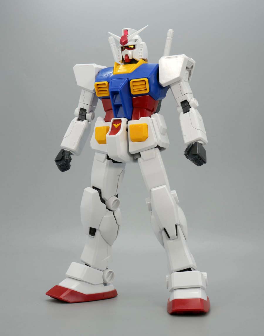 MG RX-78-2ガンダム Ver.1.5のガンプラレビュー画像です