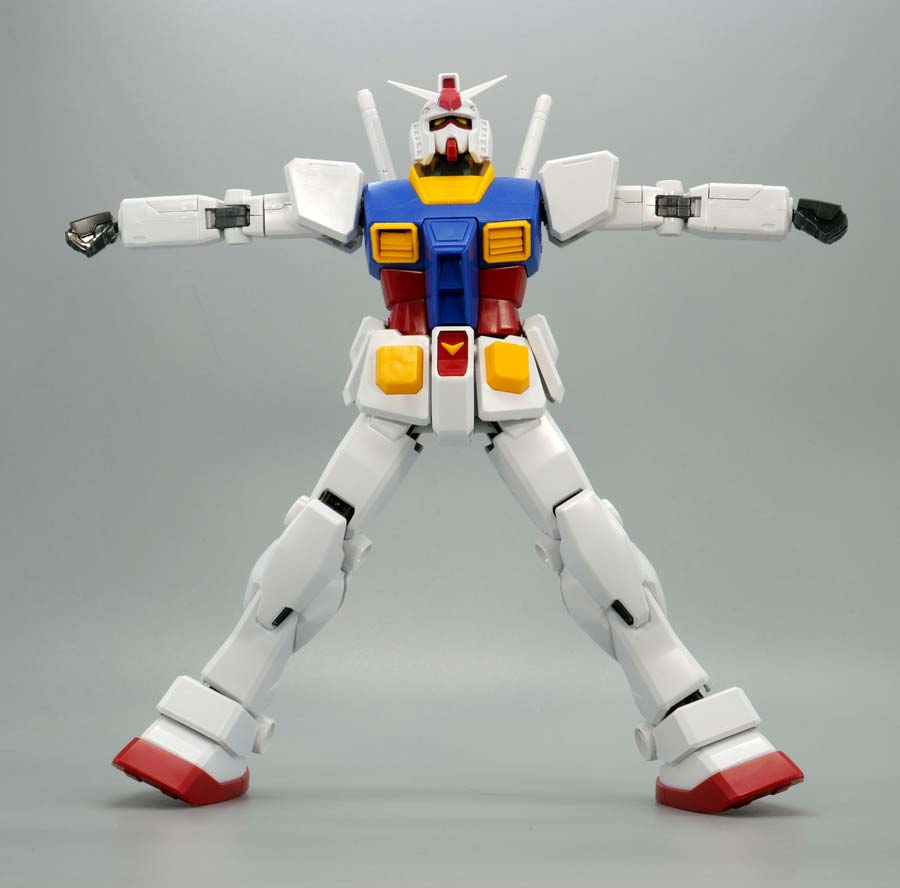 MG RX-78-2ガンダム Ver.1.5のガンプラレビュー画像です