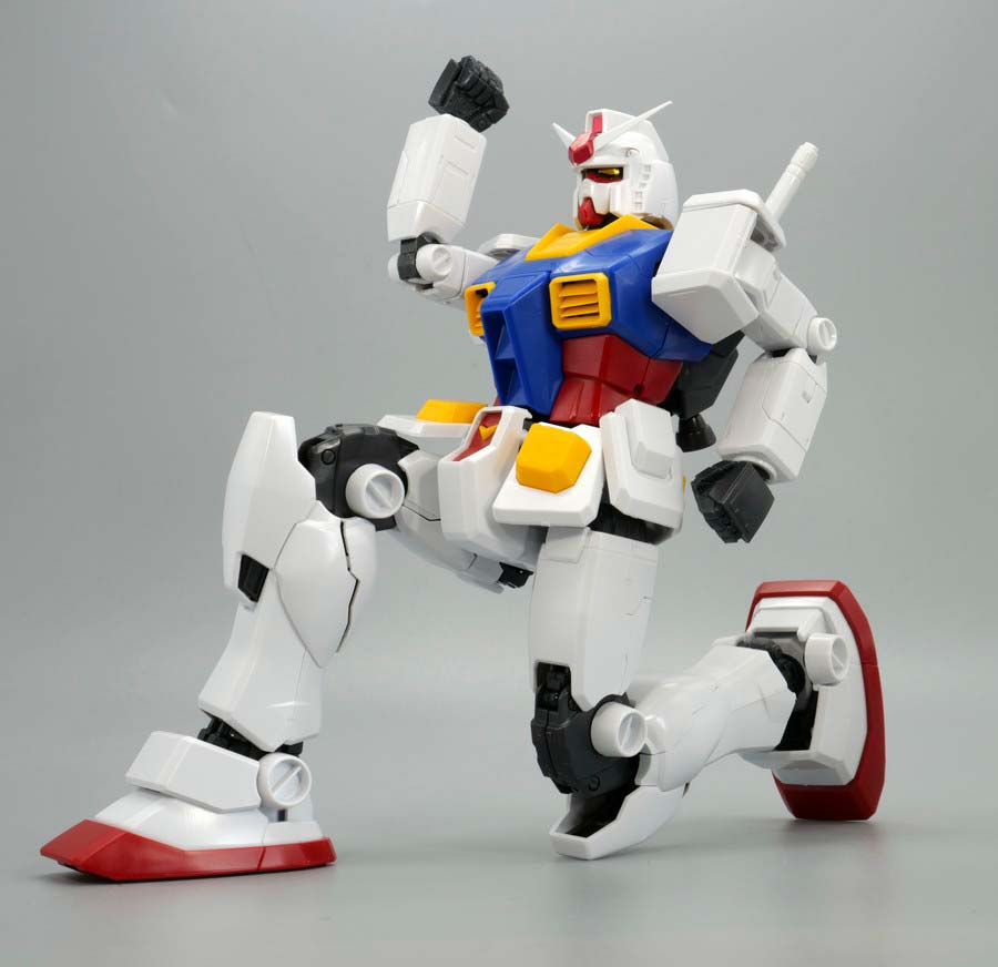 MG RX-78-2ガンダム Ver.1.5のガンプラレビュー画像です