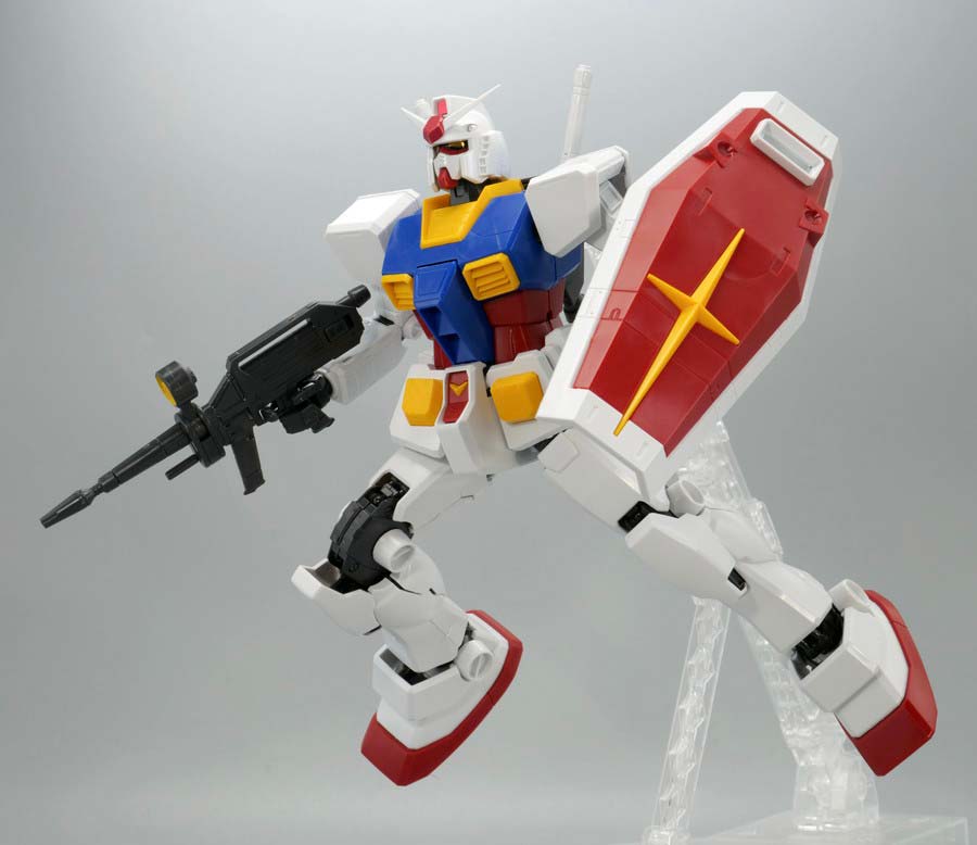 MG RX-78-2ガンダム Ver.1.5のガンプラレビュー画像です