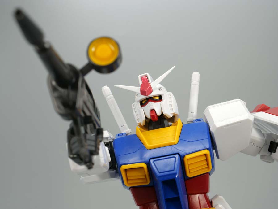 MG RX-78-2ガンダム Ver.1.5のガンプラレビュー画像です