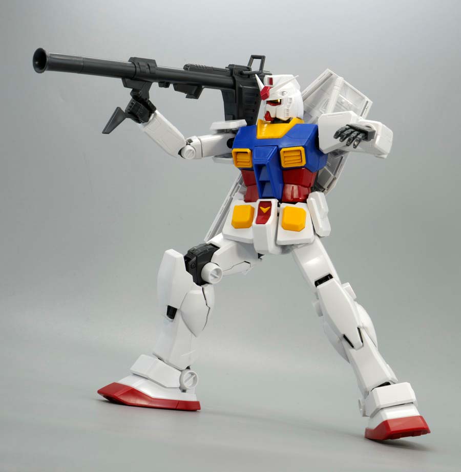 MG RX-78-2ガンダム Ver.1.5のガンプラレビュー画像です