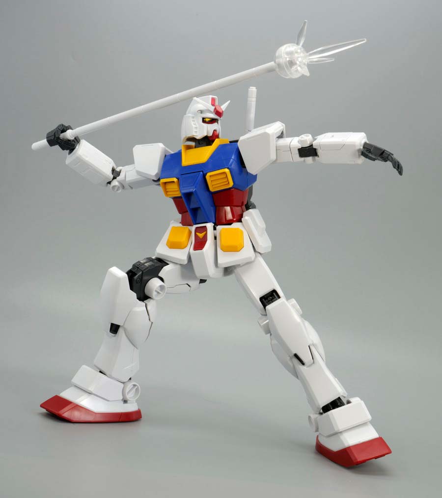 MG RX-78-2ガンダム Ver.1.5のガンプラレビュー画像です