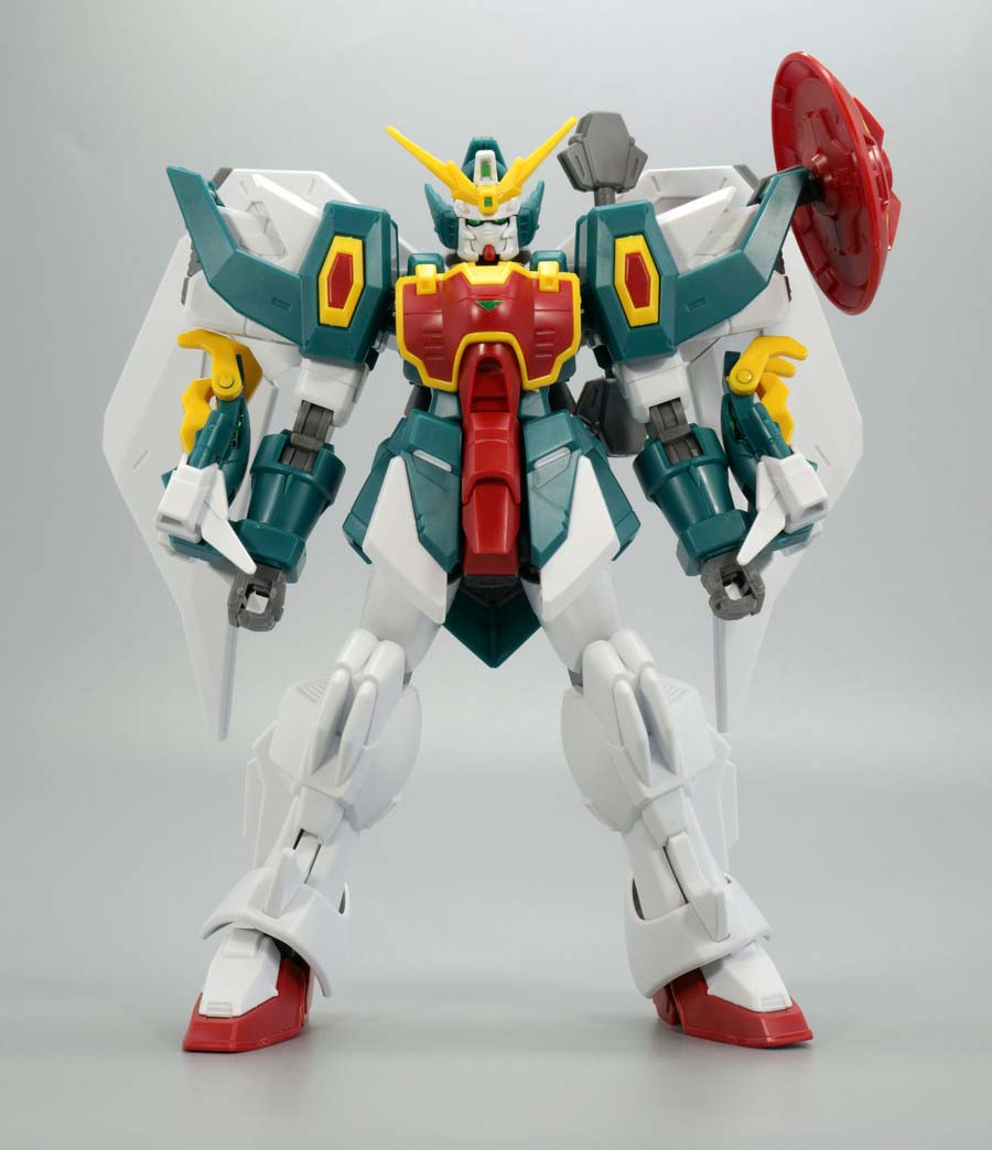 HGACアルトロンガンダムのガンプラレビュー画像です