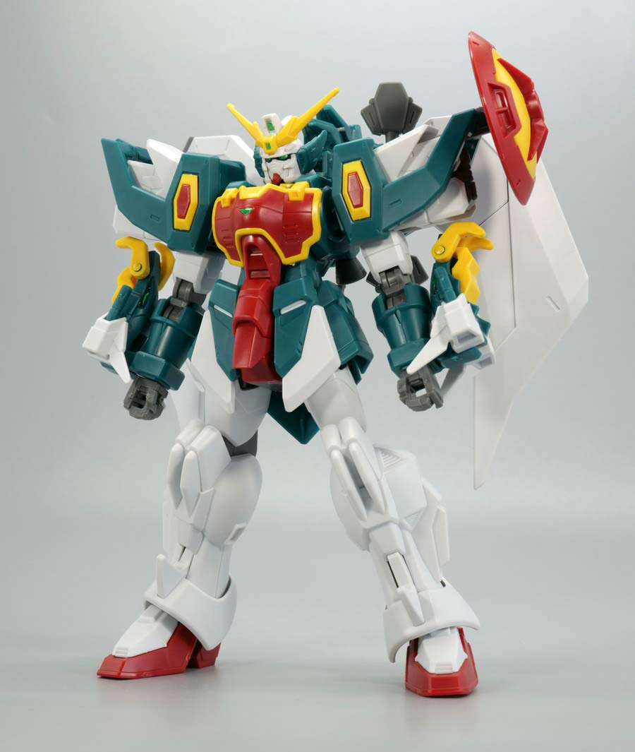 HGACアルトロンガンダムのガンプラレビュー画像です