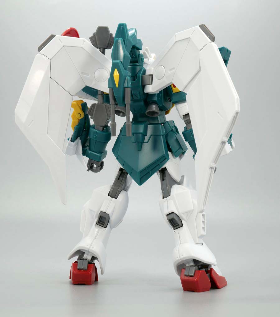 HGACアルトロンガンダムのガンプラレビュー画像です