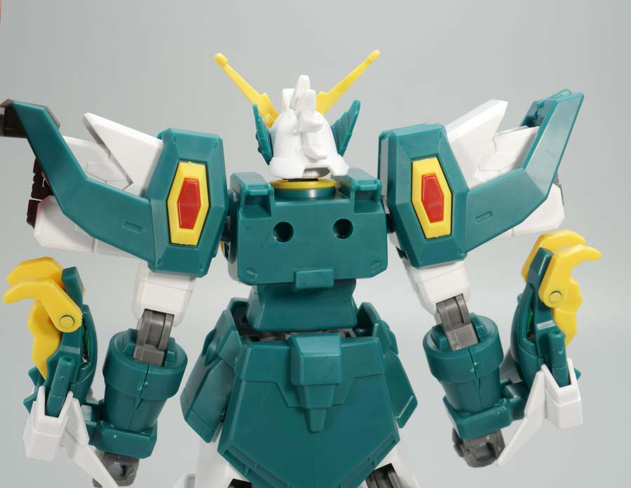 HGACアルトロンガンダムのガンプラレビュー画像です