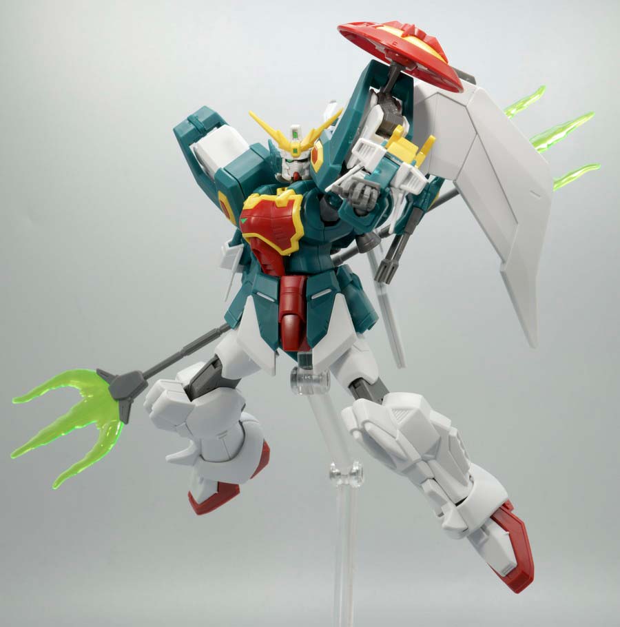 HGACアルトロンガンダムのガンプラレビュー画像です