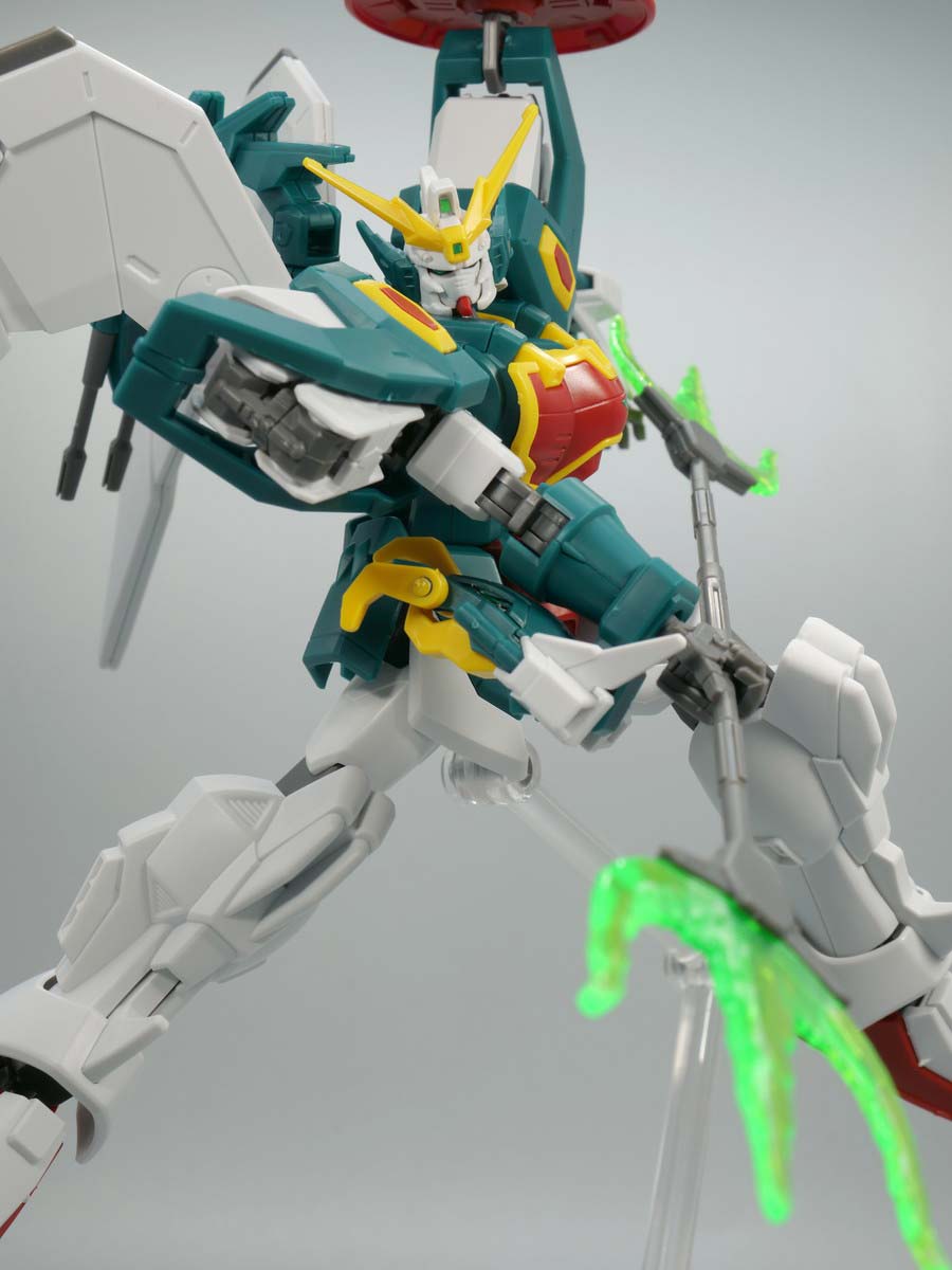 HGACアルトロンガンダムのガンプラレビュー画像です