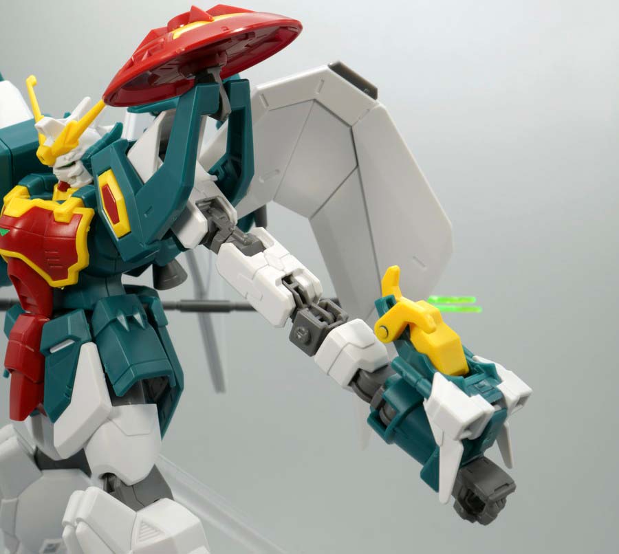 HGACアルトロンガンダムのガンプラレビュー画像です