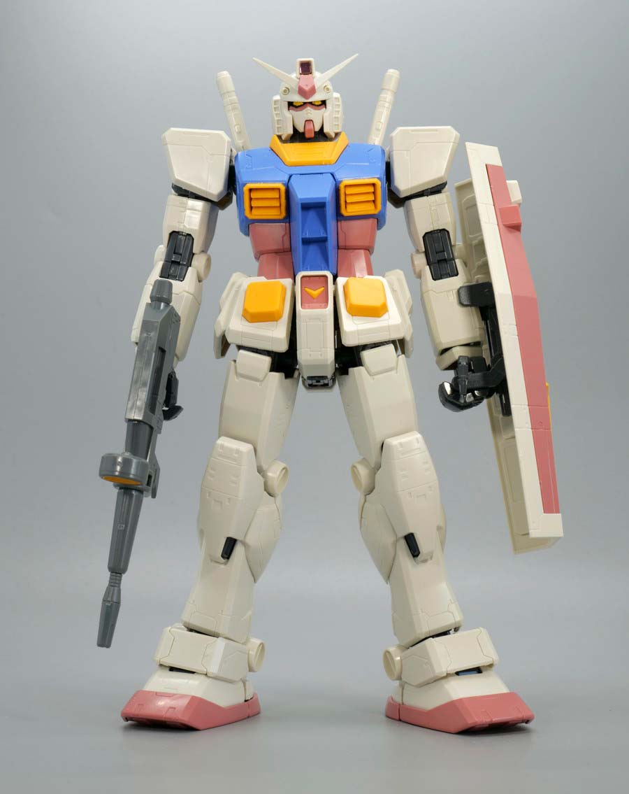 MG 1/100 RX-78-2ガンダム Ver.ONE YEAR WAR 0079のガンプラレビュー画像です