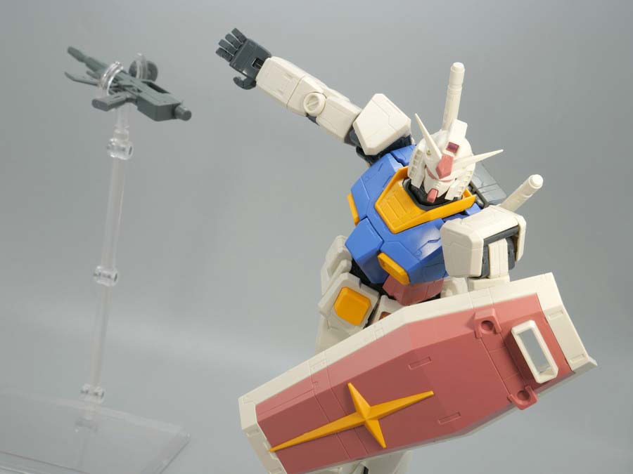 MG 1/100 RX-78-2ガンダム Ver.ONE YEAR WAR 0079のガンプラレビュー画像です